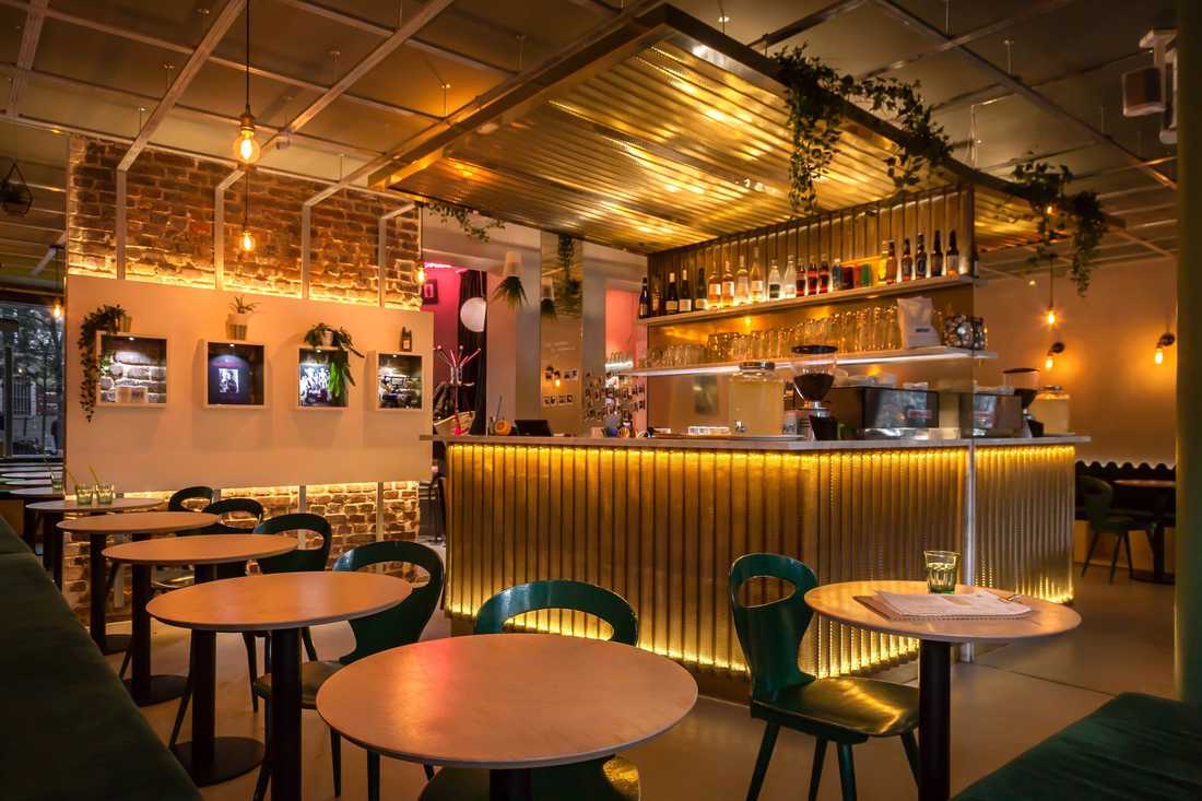 Bar du restaurant après les travaux d'aménagement par un architecte à Lyon